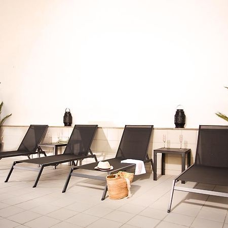 Urbanliving Fajardo Apartment Малага Екстериор снимка