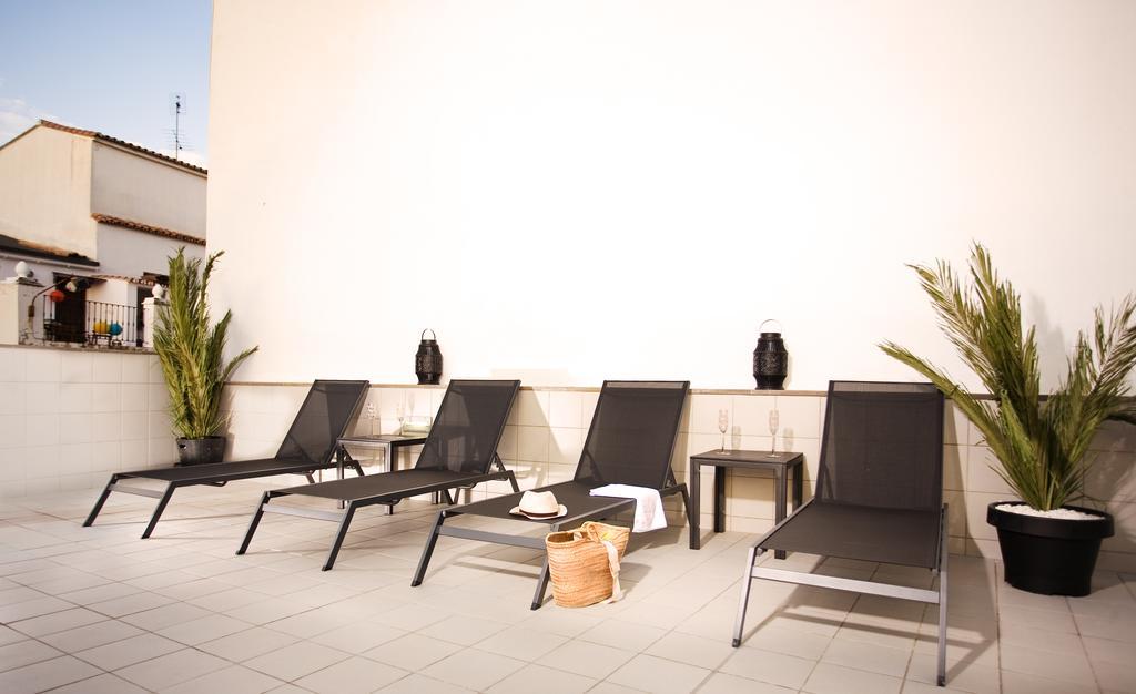 Urbanliving Fajardo Apartment Малага Екстериор снимка
