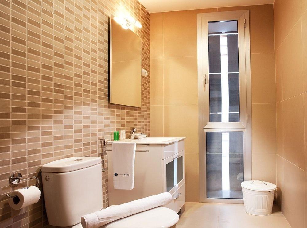 Urbanliving Fajardo Apartment Малага Екстериор снимка
