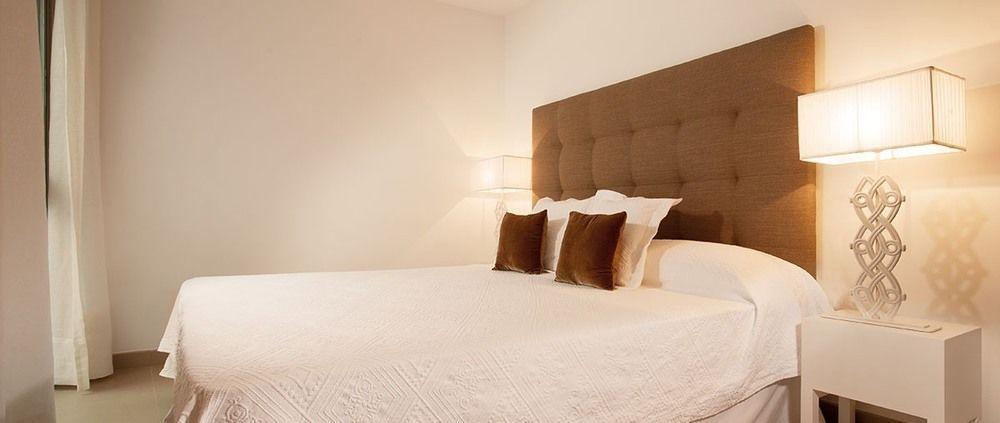 Urbanliving Fajardo Apartment Малага Екстериор снимка