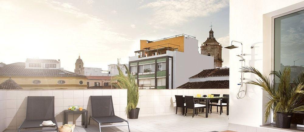 Urbanliving Fajardo Apartment Малага Екстериор снимка