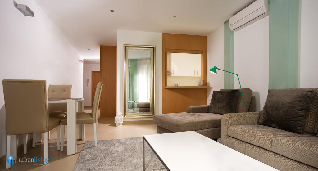 Urbanliving Fajardo Apartment Малага Стая снимка