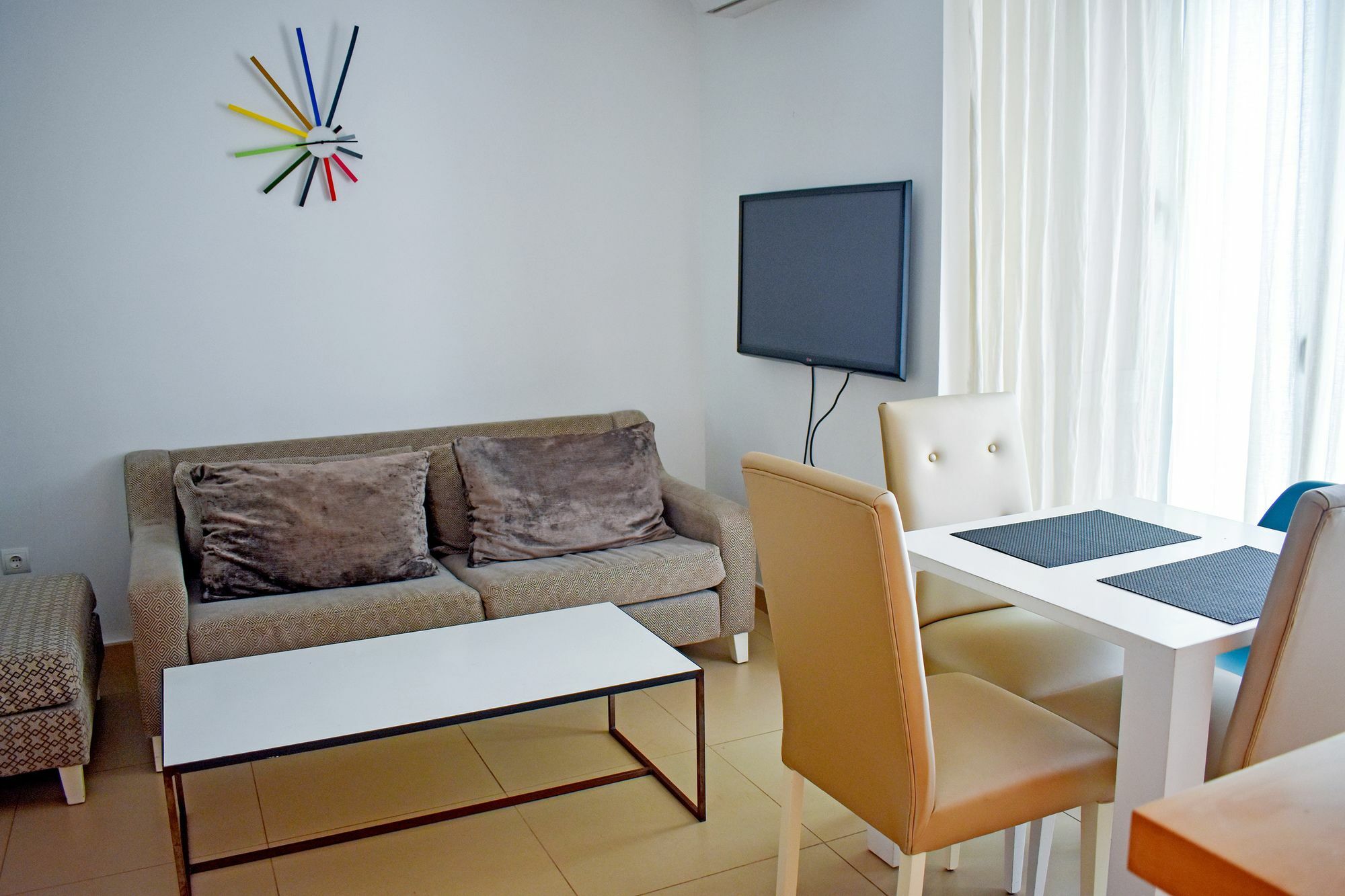 Urbanliving Fajardo Apartment Малага Екстериор снимка