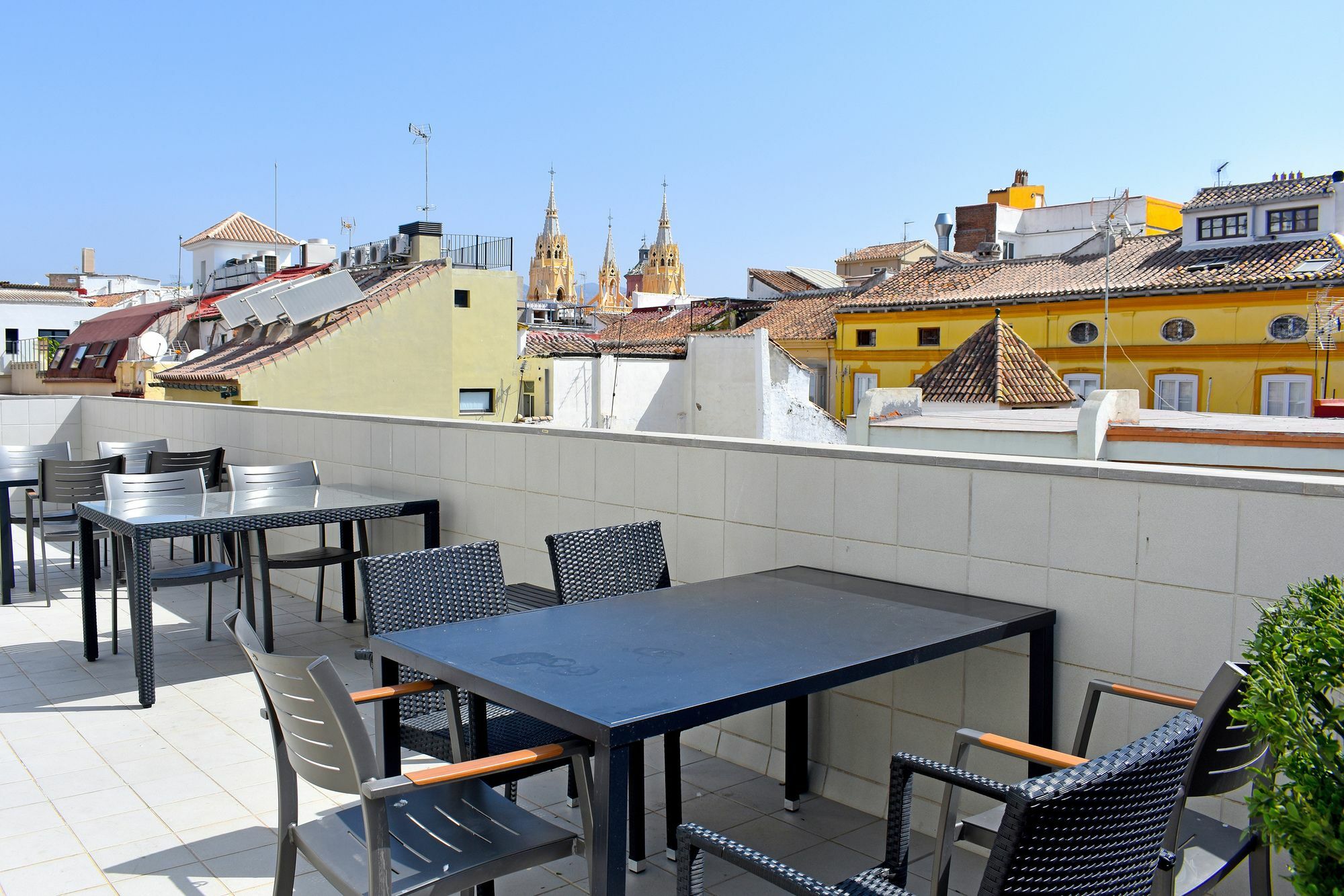 Urbanliving Fajardo Apartment Малага Екстериор снимка