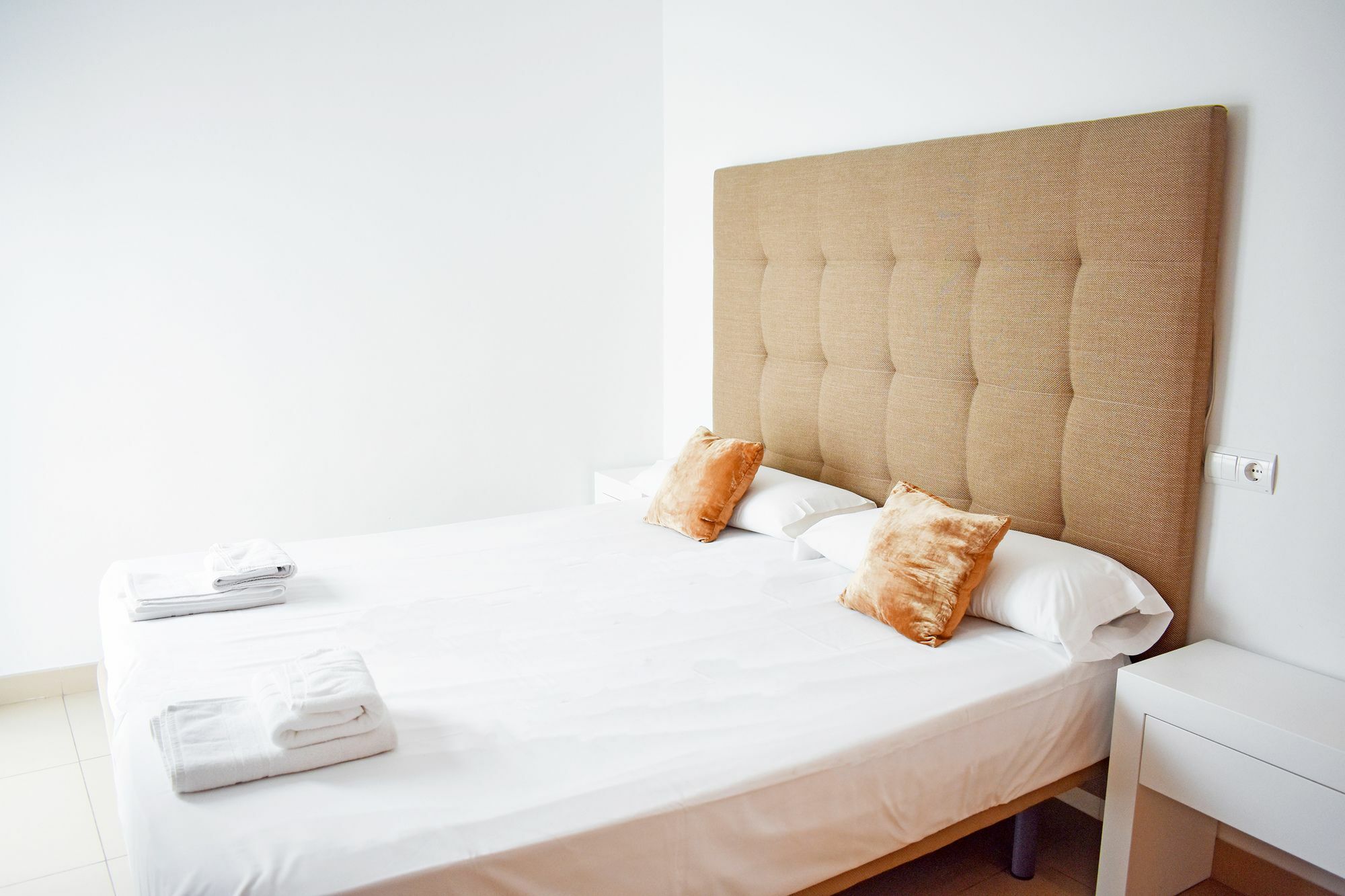 Urbanliving Fajardo Apartment Малага Екстериор снимка