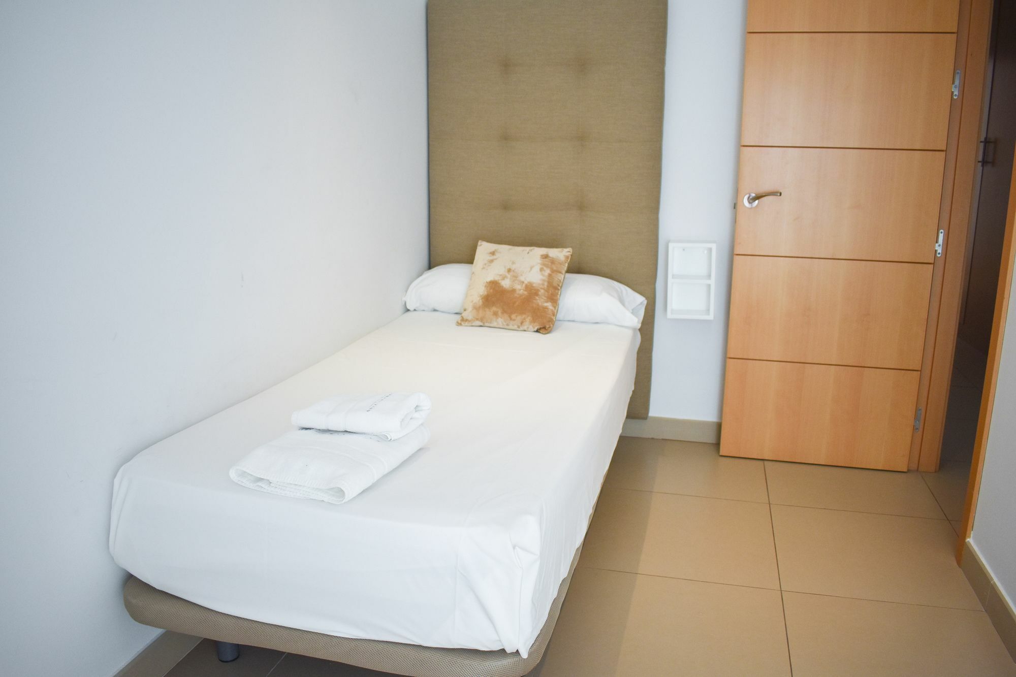Urbanliving Fajardo Apartment Малага Екстериор снимка