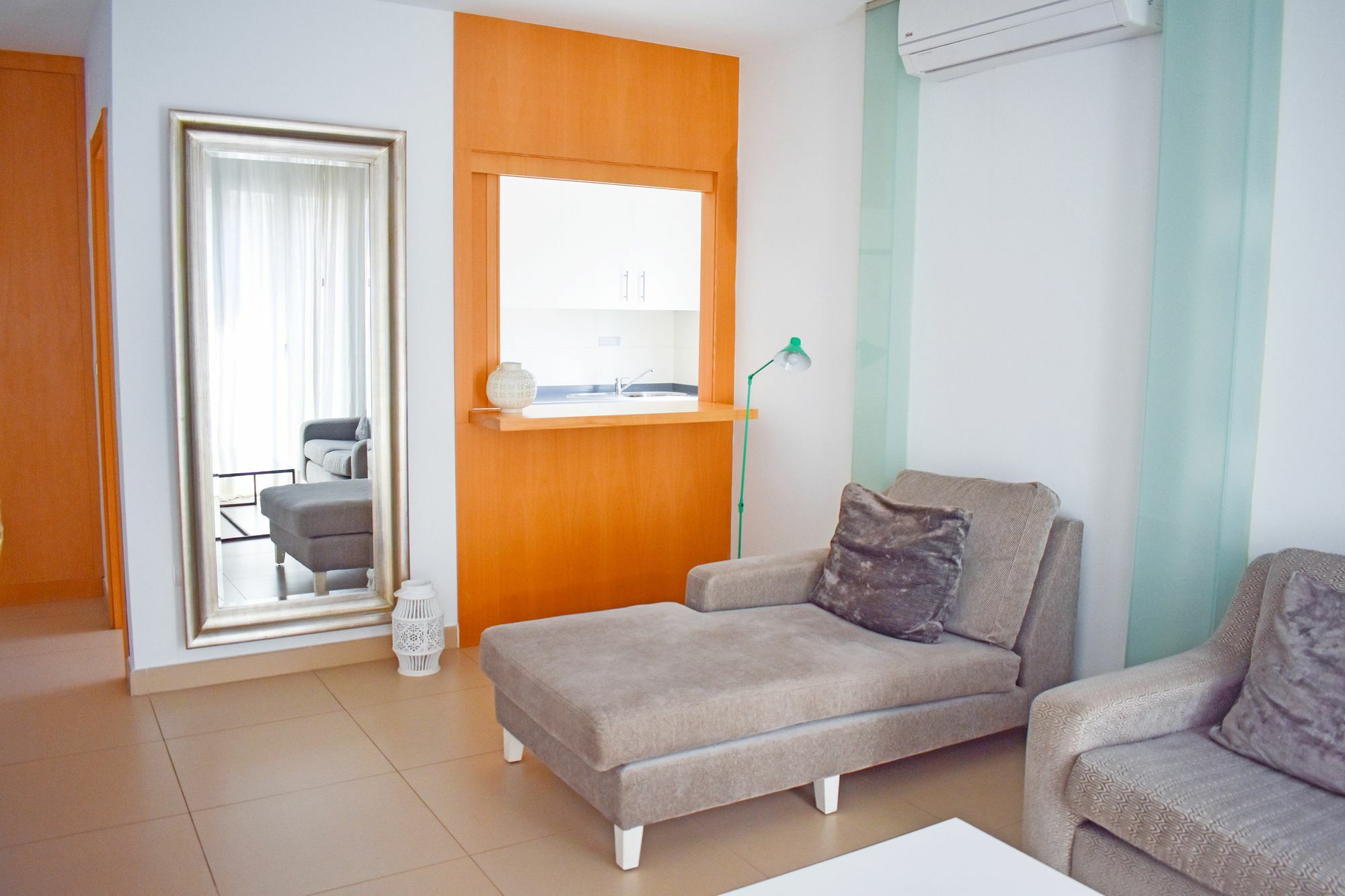 Urbanliving Fajardo Apartment Малага Екстериор снимка