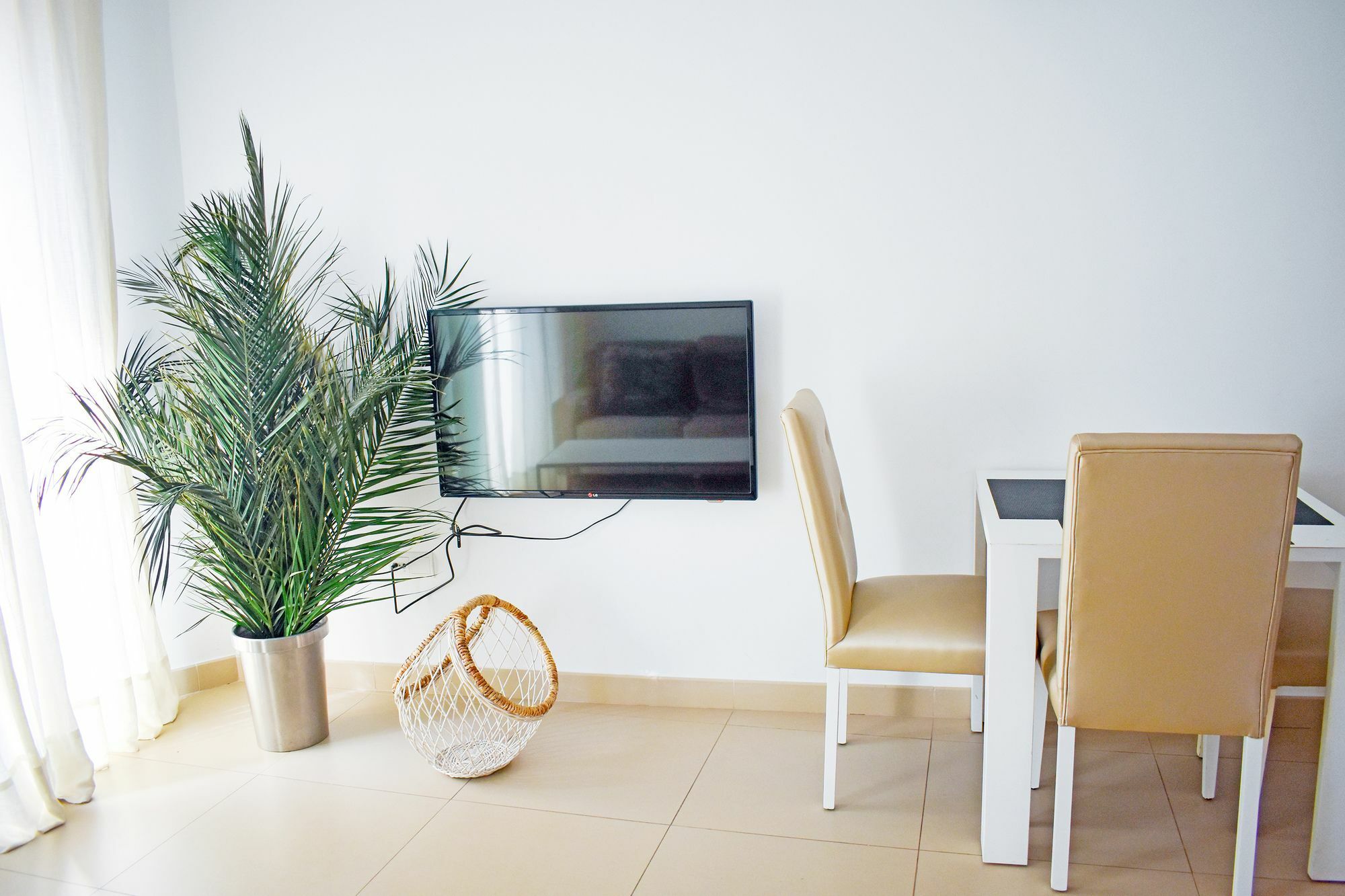 Urbanliving Fajardo Apartment Малага Екстериор снимка